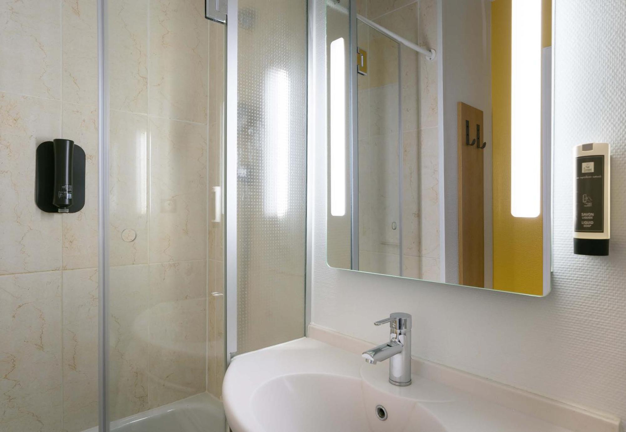 B&B Hotel Lorient Lanester Eksteriør bilde